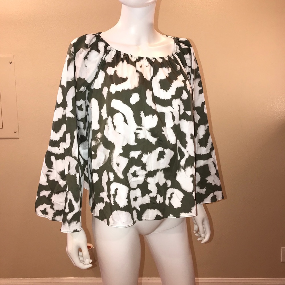 Elizabeth James Blouse NEW Size S Oversized Green White On Off Shoulder Chic